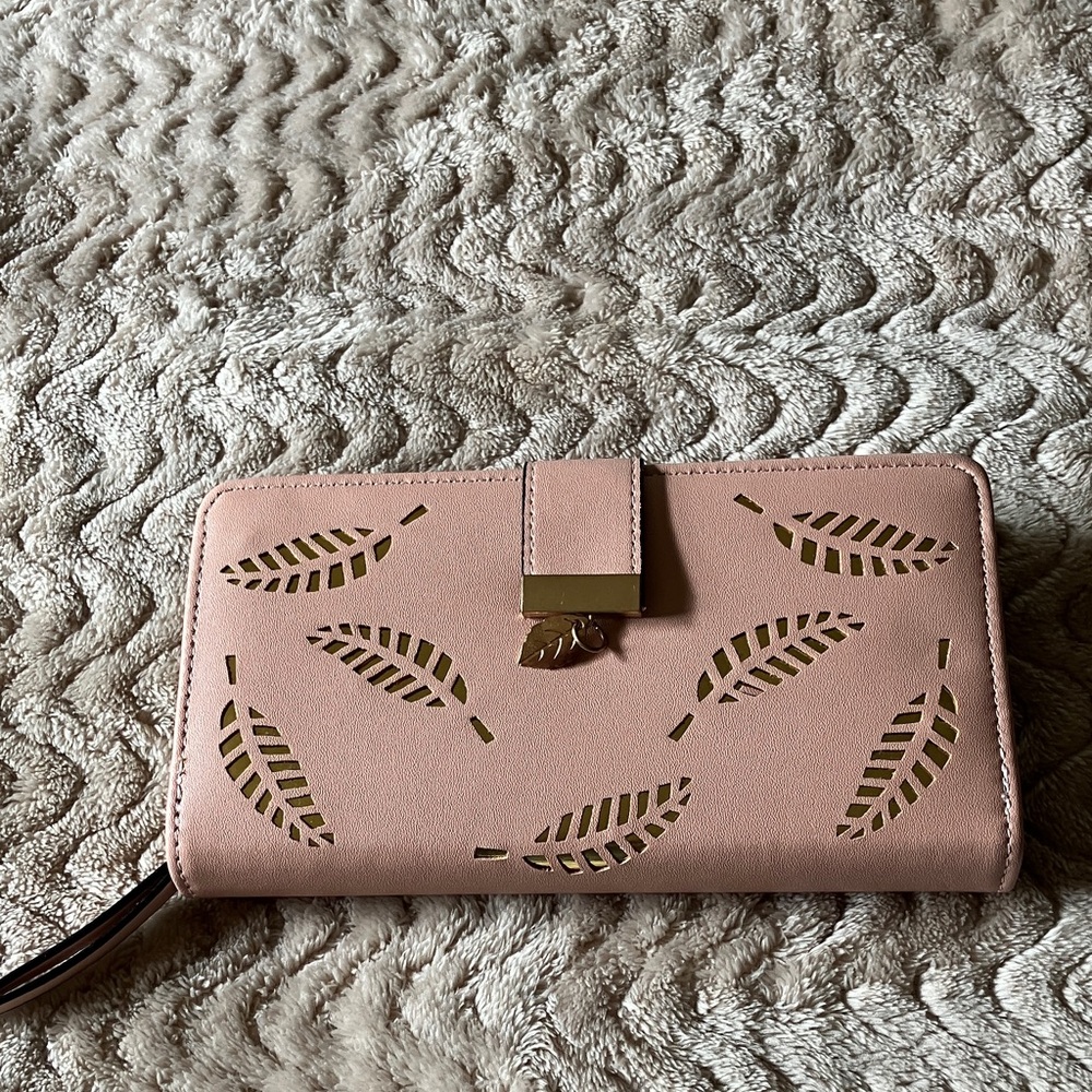 Elegant Pink Leaf Cutout Women's Wallet